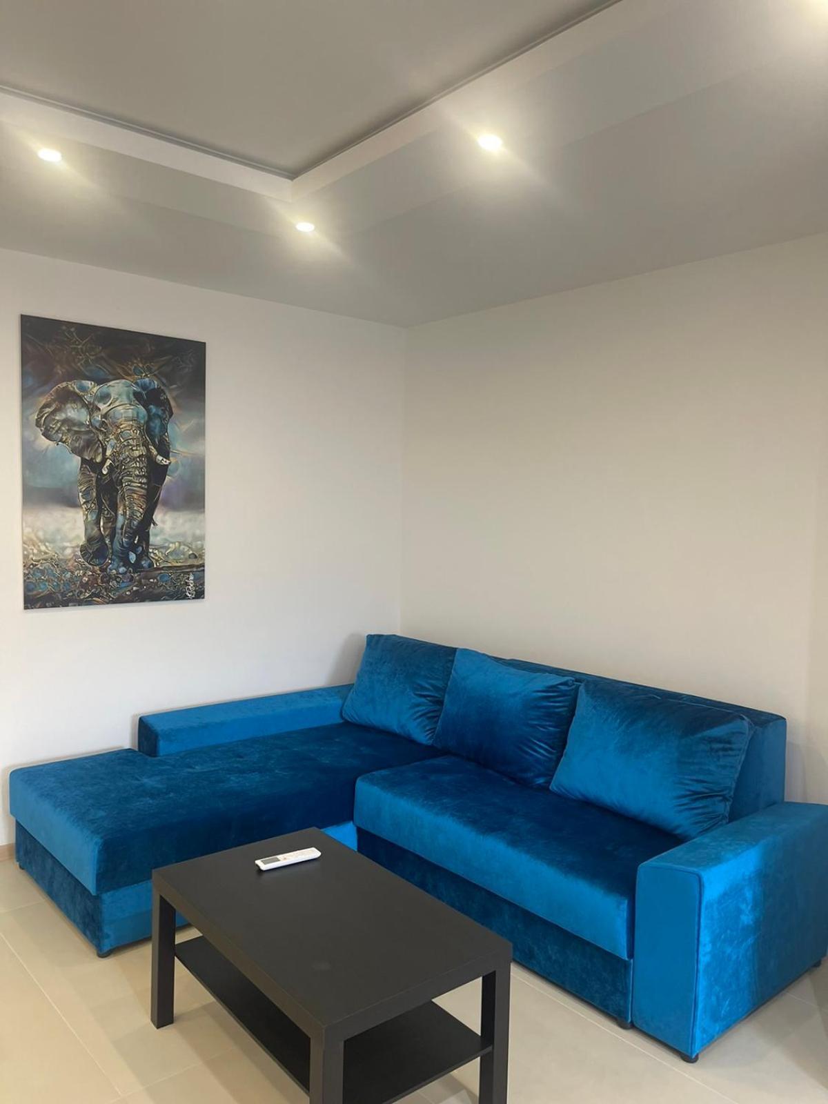 Twins Apartment *